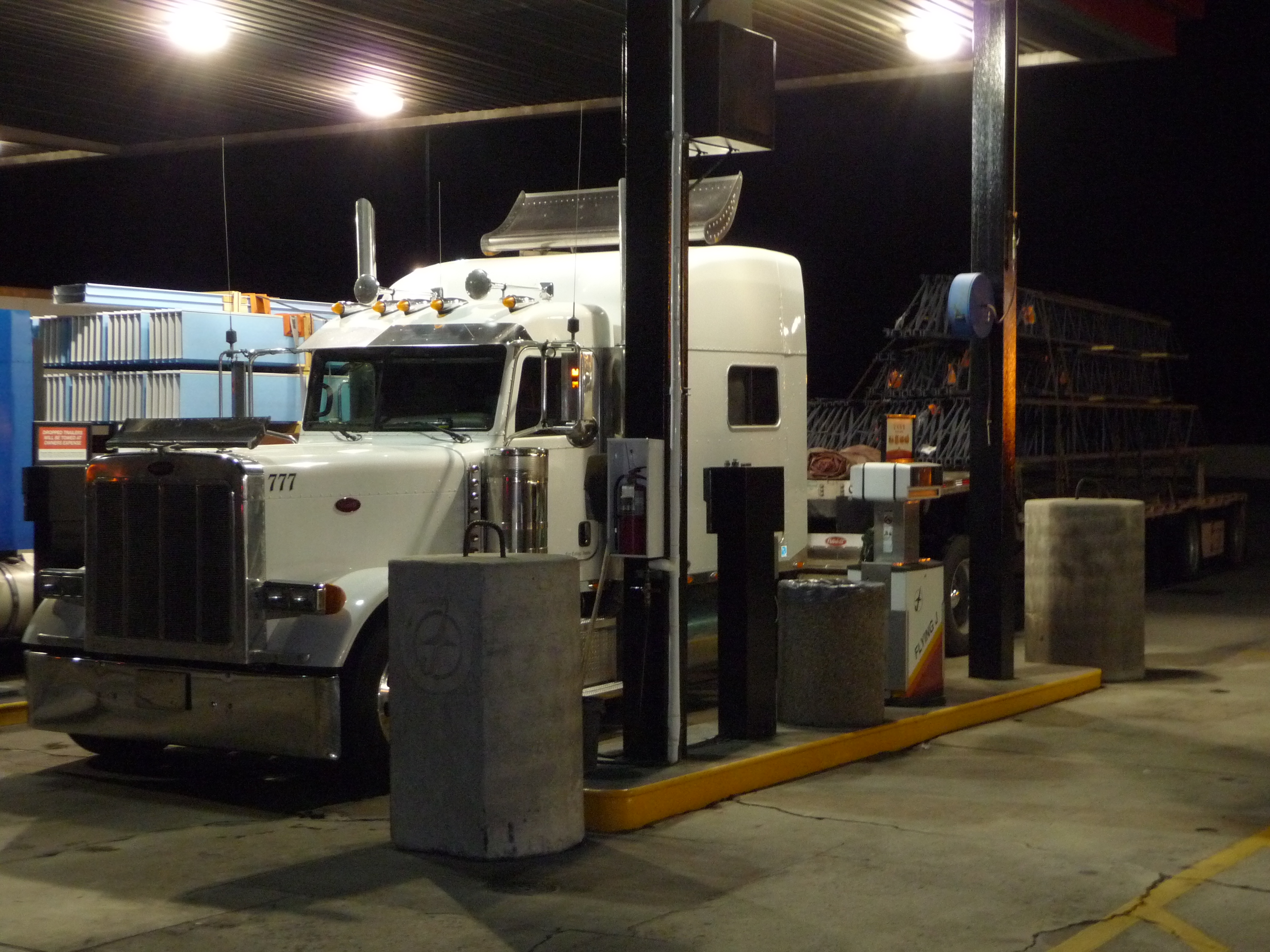 Peterbilt 395 fueling up